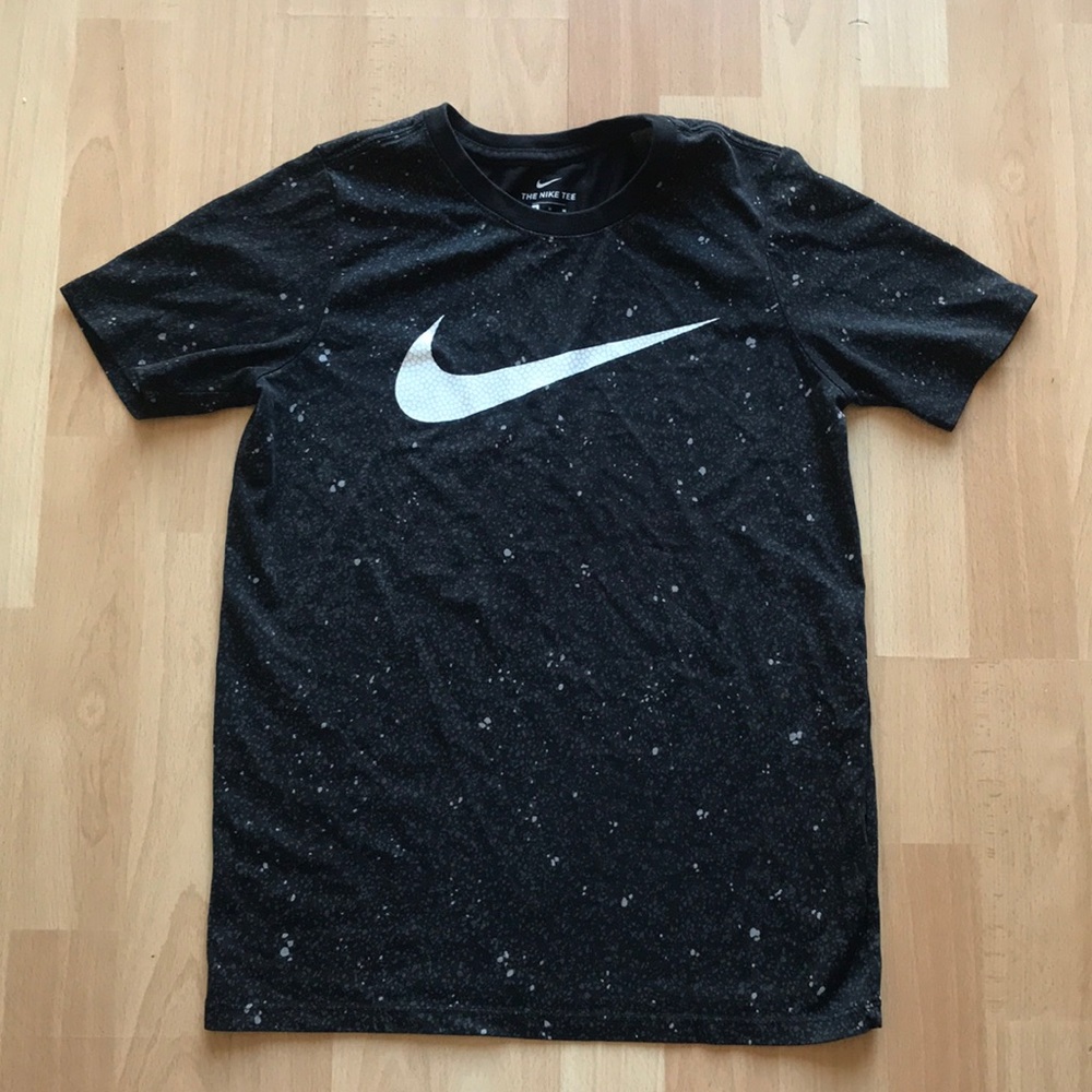 Nike Dri-Fit  Short Sleeve Boys Tee size med